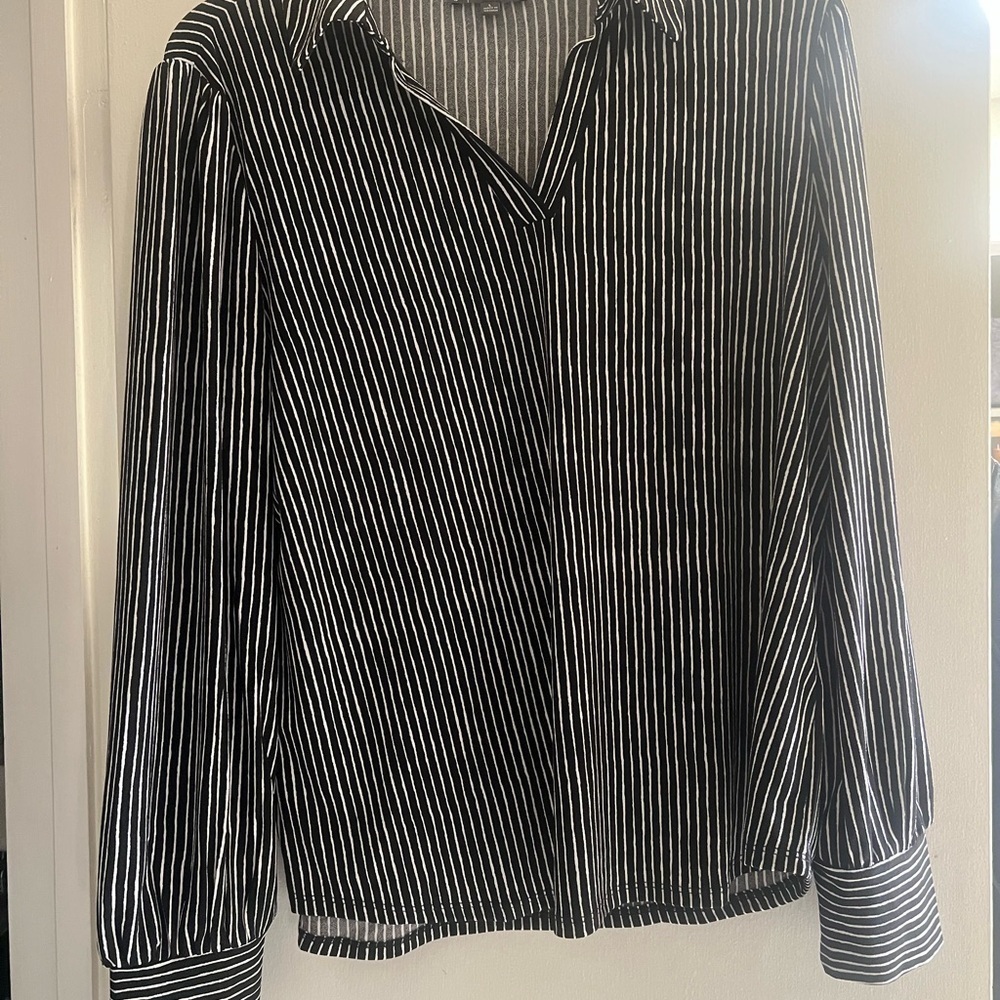 Adrianna Papell Black and White Long Sleeved Shirt L